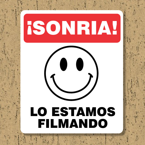 DTH00000577_SONRIA_LO_ESTAMOS_FILMANDO_ROJO_Y_NEGRO_STICKER_STICKERSREMOTOS_072025.jpg